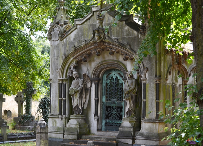 brompton cemetery
