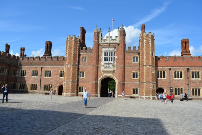 hampton court palace