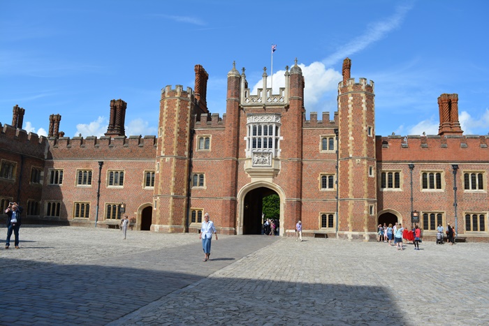 hampton court palace