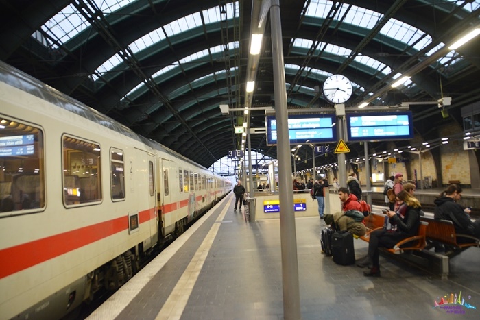 como ir do aeroporto de schoenefeld para berlim