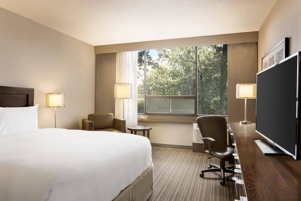 double tree by hilton airport west