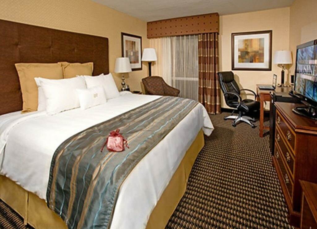 crowne plaza dallas