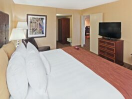 crowne plaza dallas quarto
