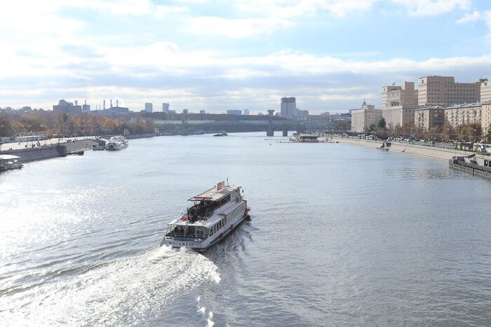 oasseio de barco em moscou