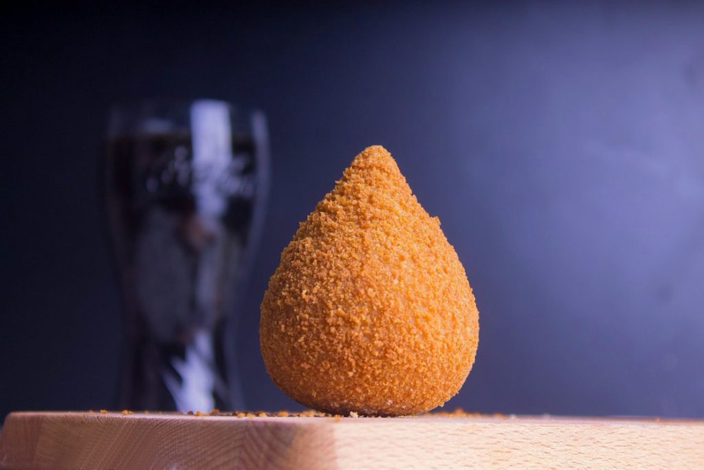 coxinha dourada bueno de andrada